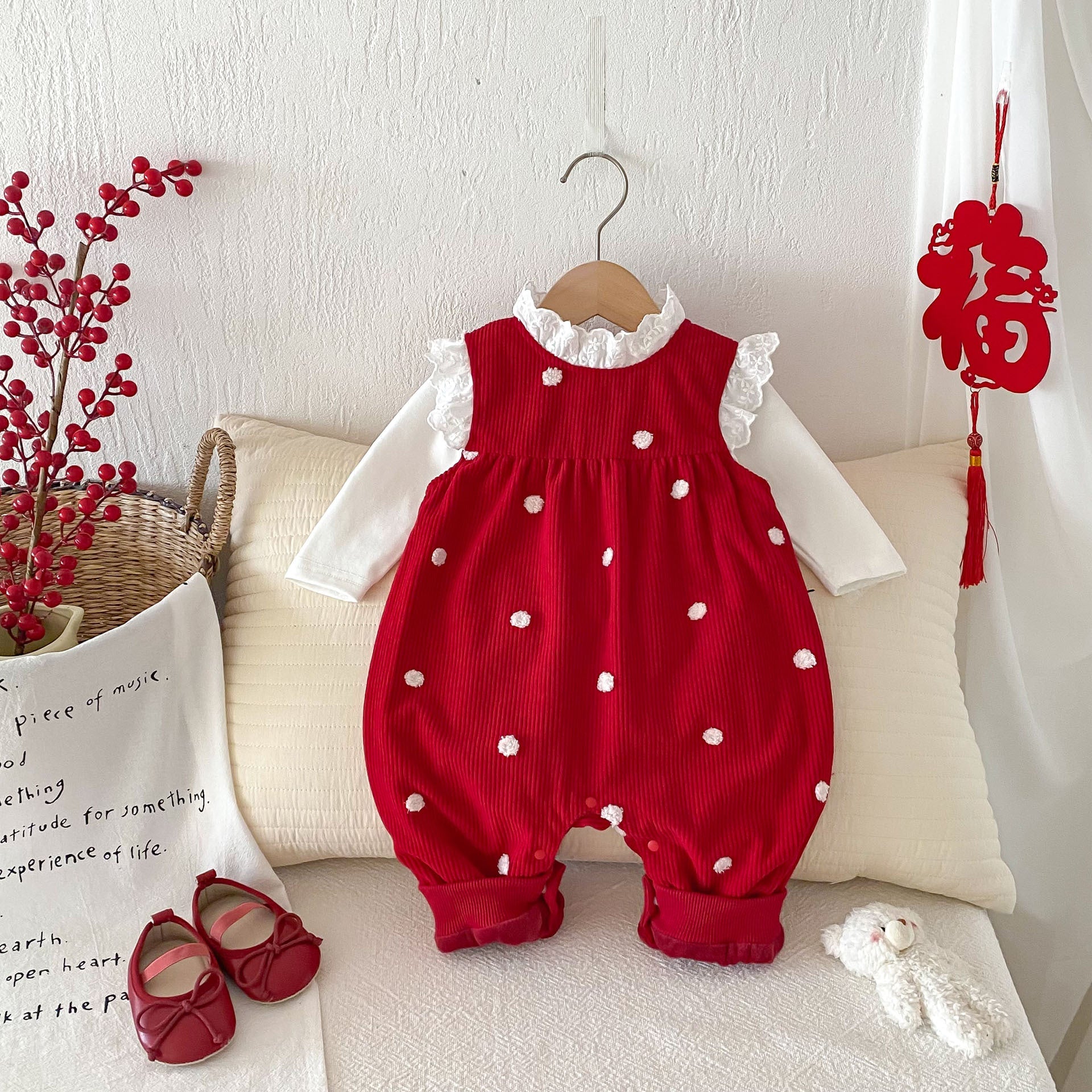 Sping and Winter Arrival Baby Cute Polka Dots Warm Fleece Sleeveless Rompers Vest-0